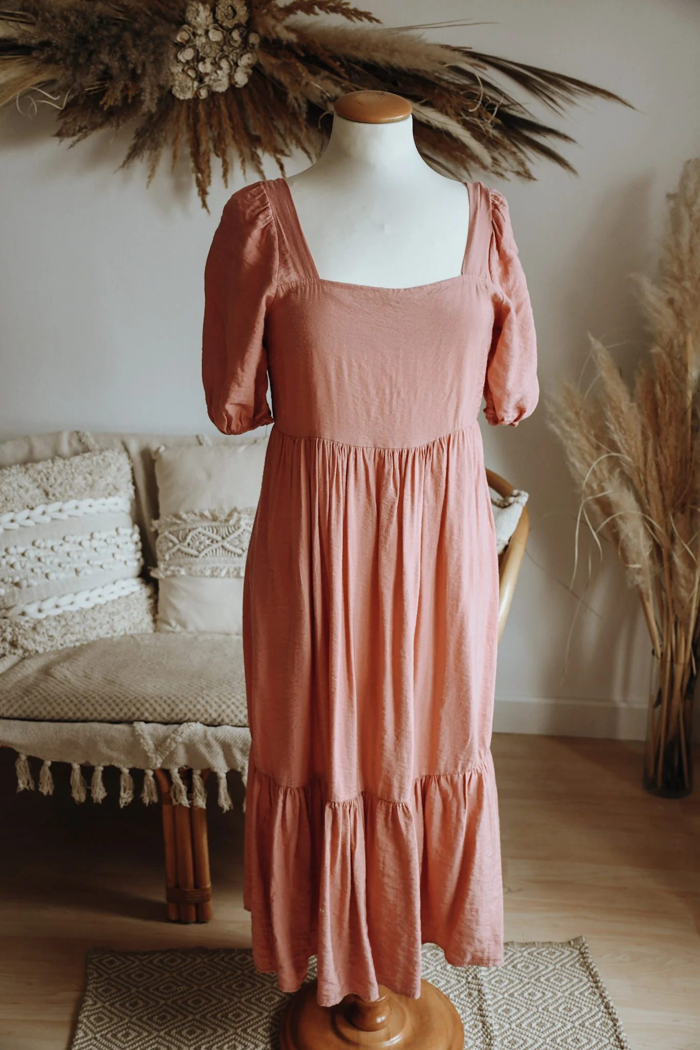 Verleihkleid Rosegold mit Hut Nordhausen