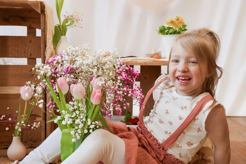 Frühlings-Mini-Shooting Nordhausen – Mädchen mit Tulpenstrauß
