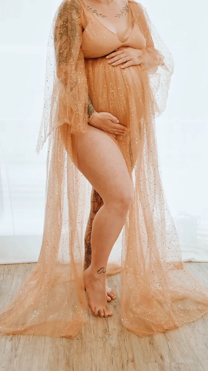 Babybauch im Glitzerkleid Schwangerschafts-Shooting Nordhausen